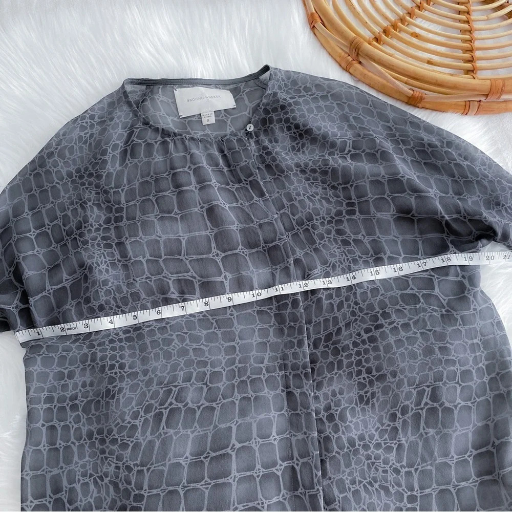 Brochu Walker Printed Silk Button Down Top Blouse Sheer Croc Gray Print - Picture 6 of 8